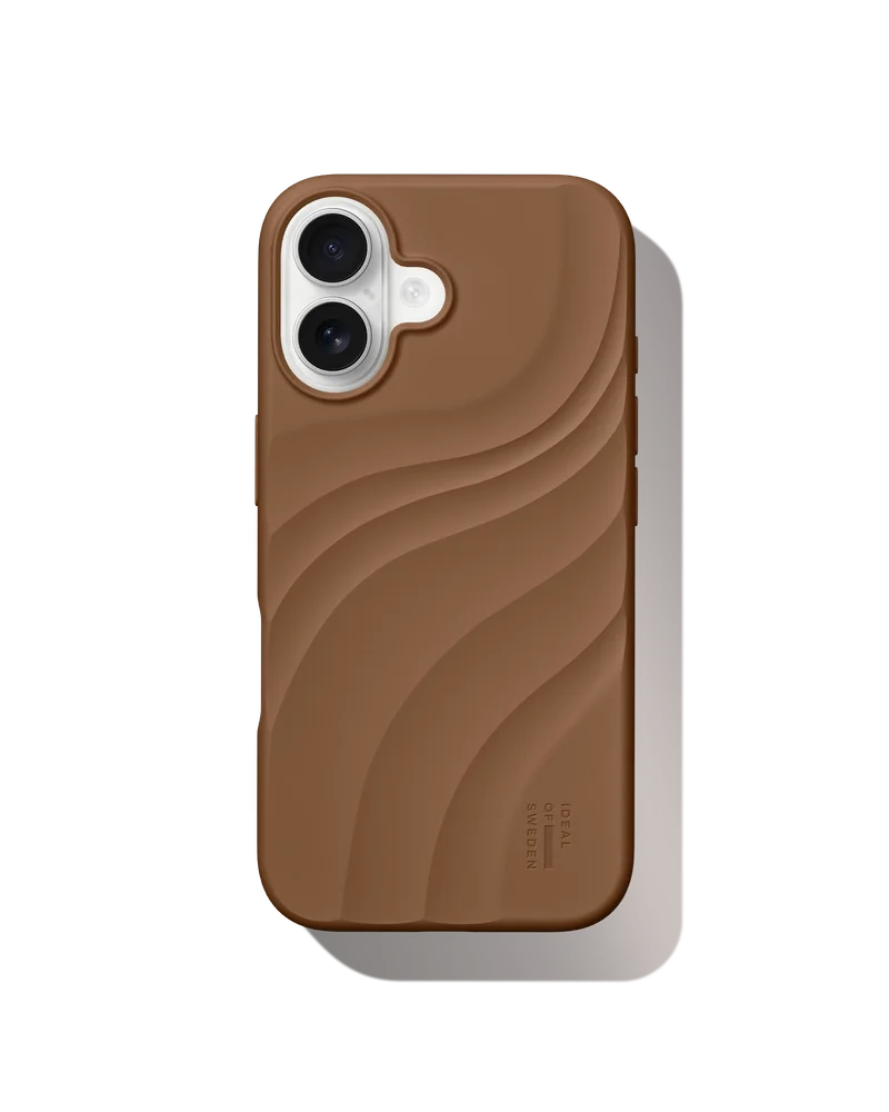 iDeal Of Sweden iPhone 16 Soft Swirl MagSafe silikondeksel, Salted Caramel