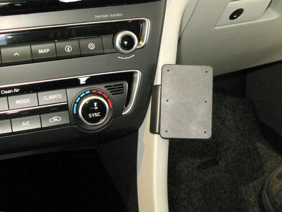 BRODIT BRODIT ProClip Angled Mount Kia Optima 16 v:9222785 BRODIT BRODIT ProClip Angled Mount Kia Optima 16 v:9222785
